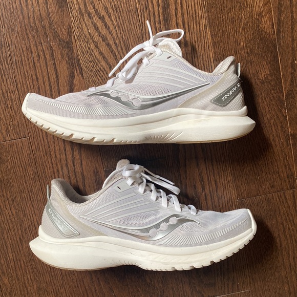 Saucony Kinvara 12 Running Shoes - Picture 3 of 10